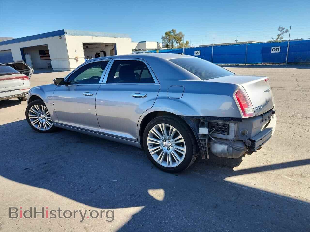2011 CHRYSLER 300 - VIN: 2C3CA6CT5BH522869 - Фото 2