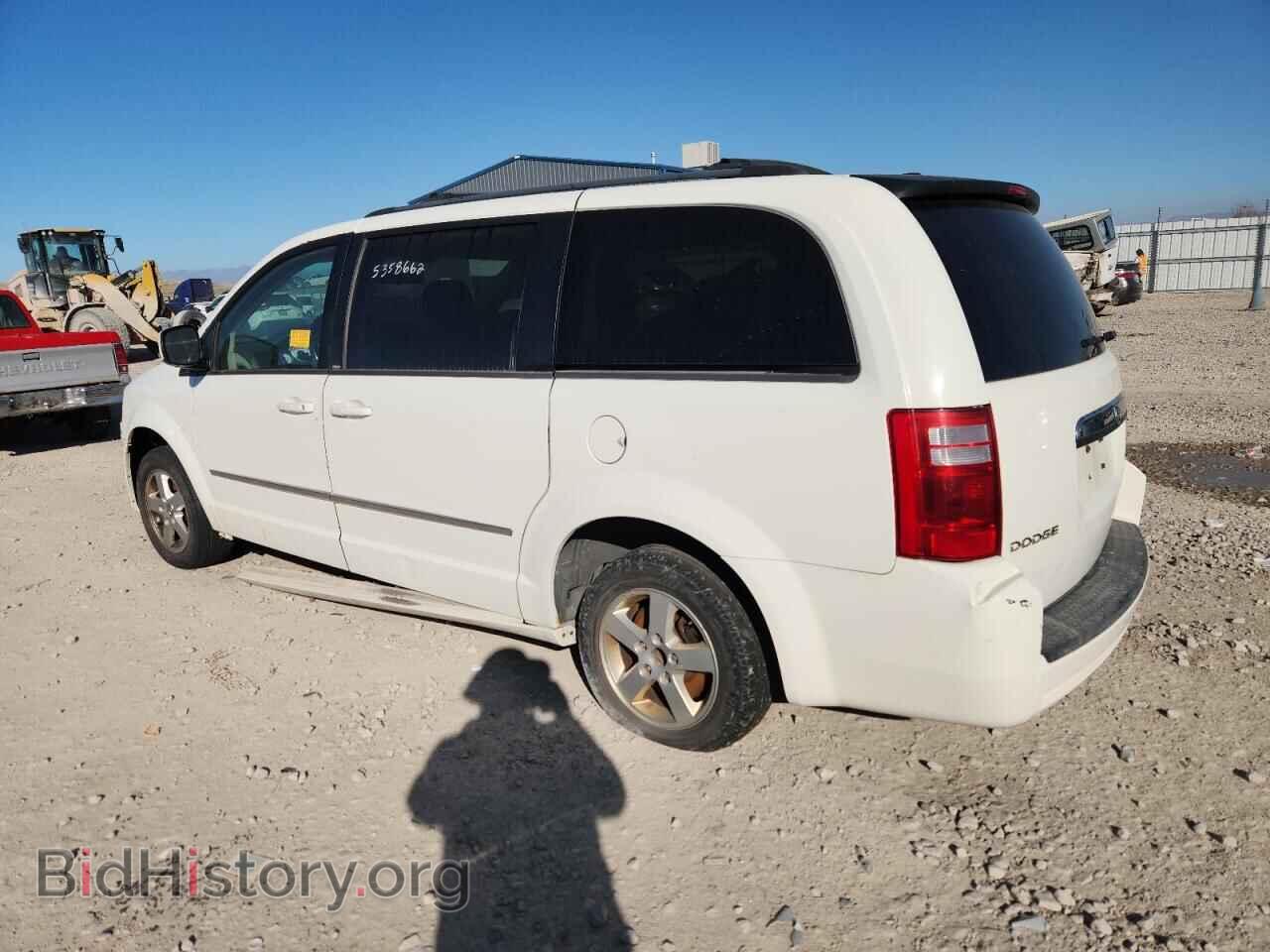 2010 DODGE CARAVAN - VIN: 2D4RN5D10AR202081 - Photo 2