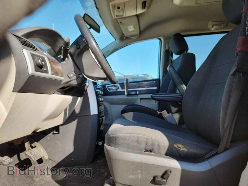 2010 Dodge CARAVAN (VIN 2D4RN5D10AR202081) — photo 7 of 13