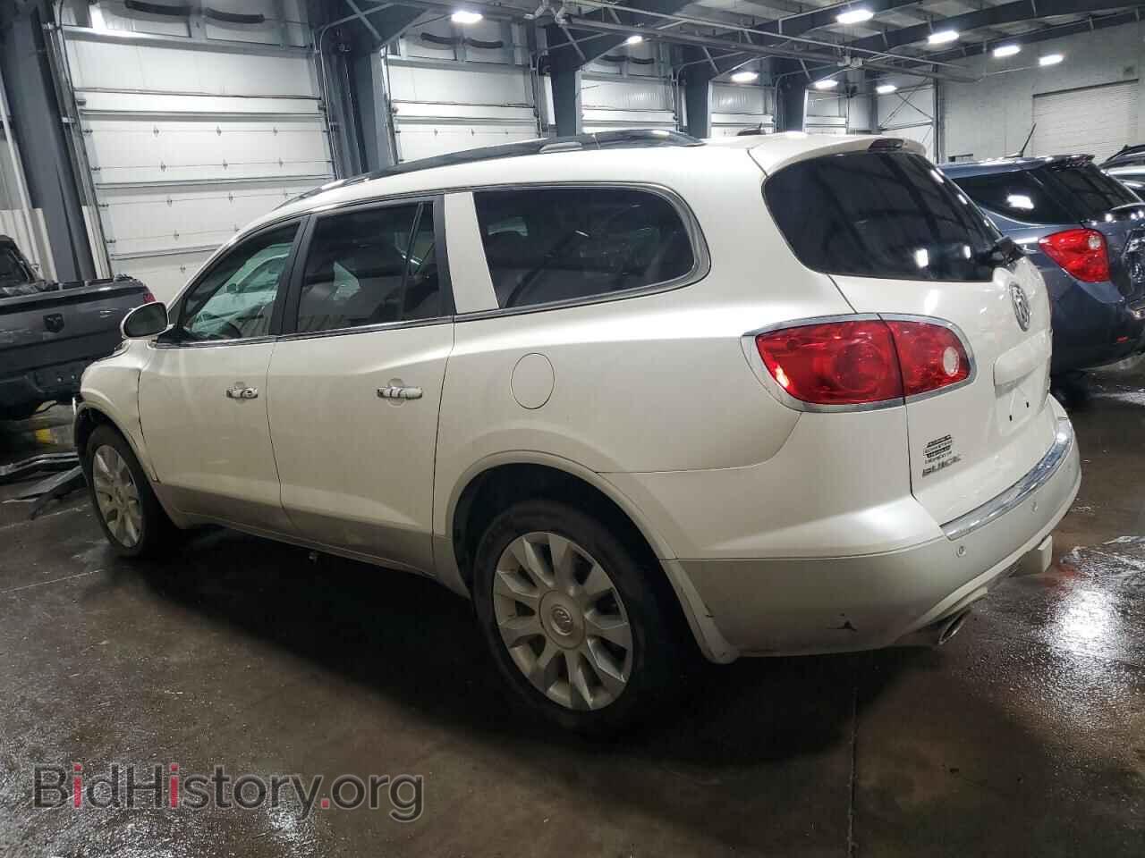 2011 BUICK ENCLAVE - VIN: 5GAKVCED3BJ377492 - Фото 2
