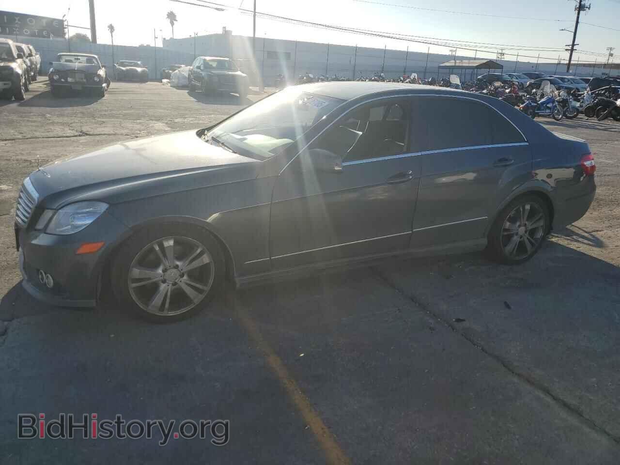Photo WDDHF5KB0DA699004 - MERCEDES-BENZ E-CLASS 2013