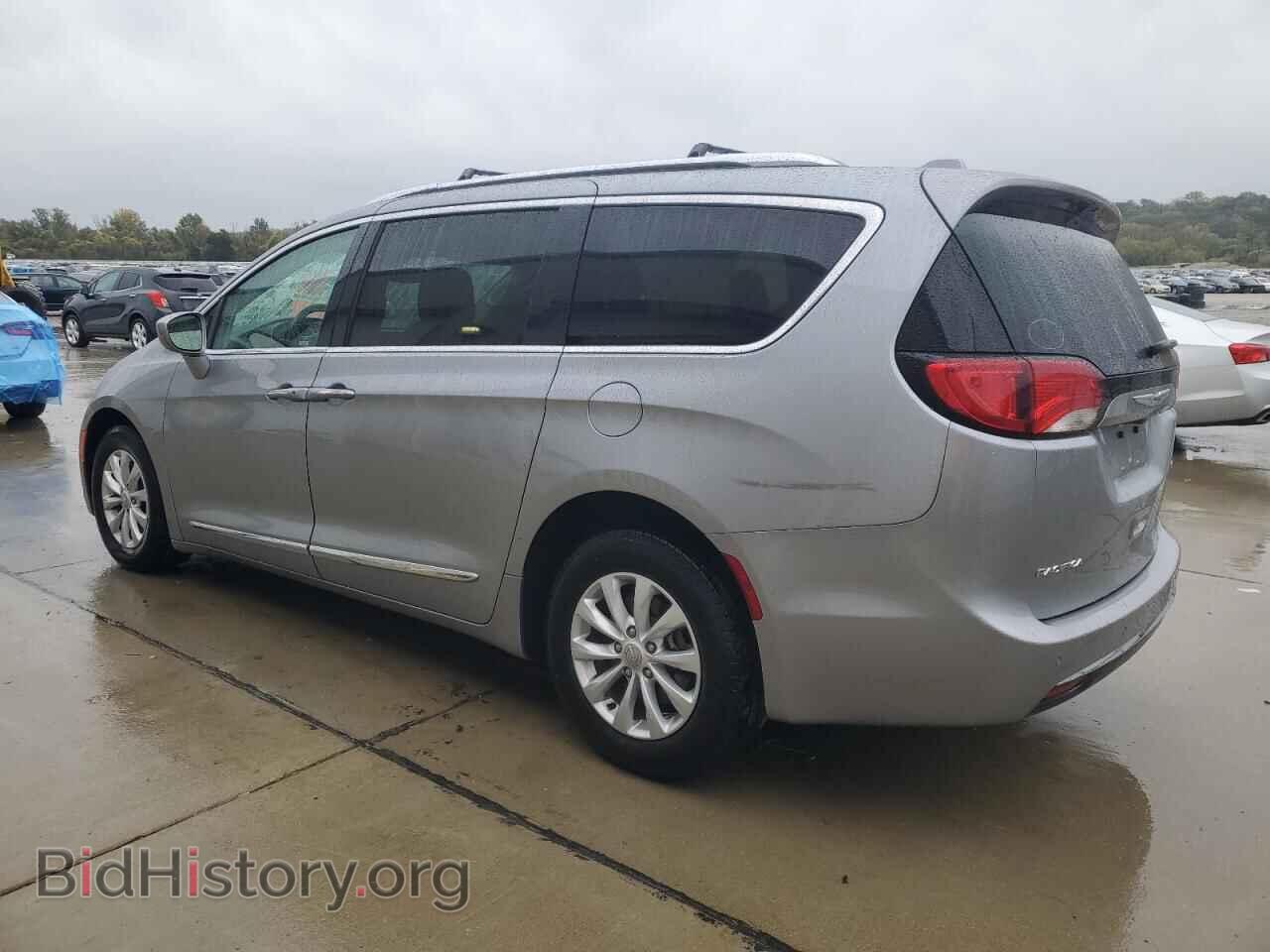 2019 CHRYSLER PACIFICA - VIN: 2C4RC1BG8KR547881 - Фото 2