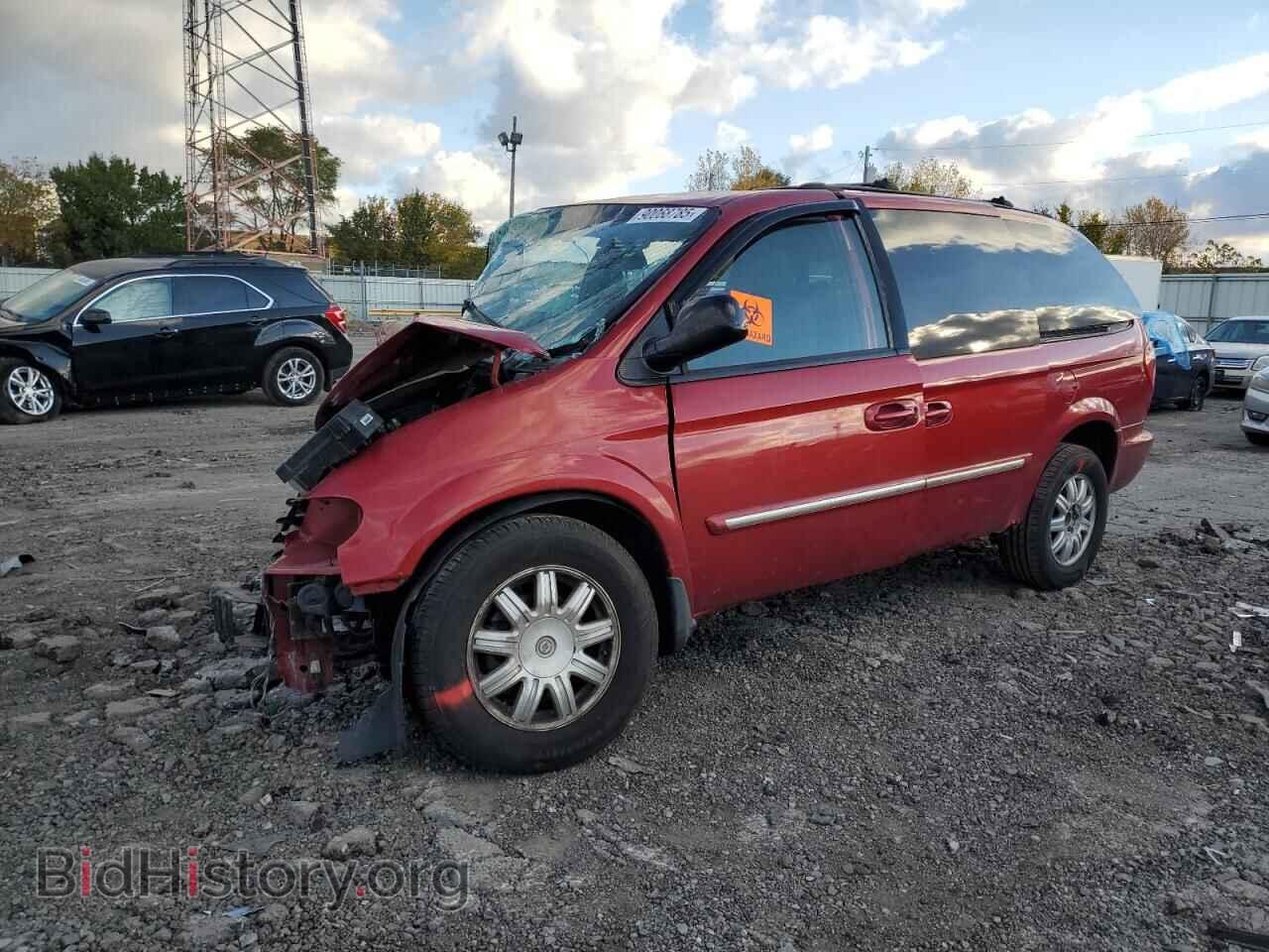 Photo 2C4GP54L95R170933 - CHRYSLER MINIVAN 2005