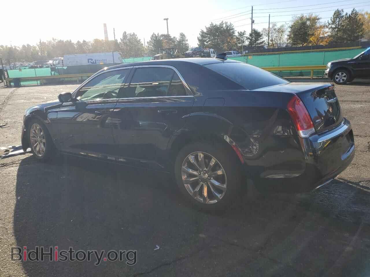 2017 CHRYSLER 300 - VIN: 2C3CCARG3HH512454 - Фото 2