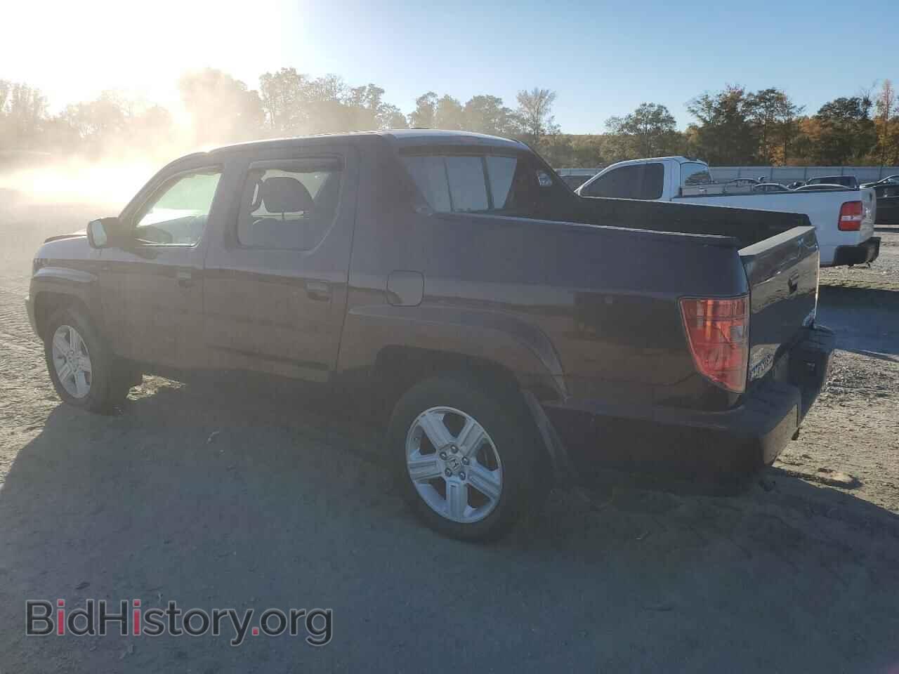 2011 HONDA RIDGELINE - VIN: 5FPYK1F51BB006679 - Фото 2
