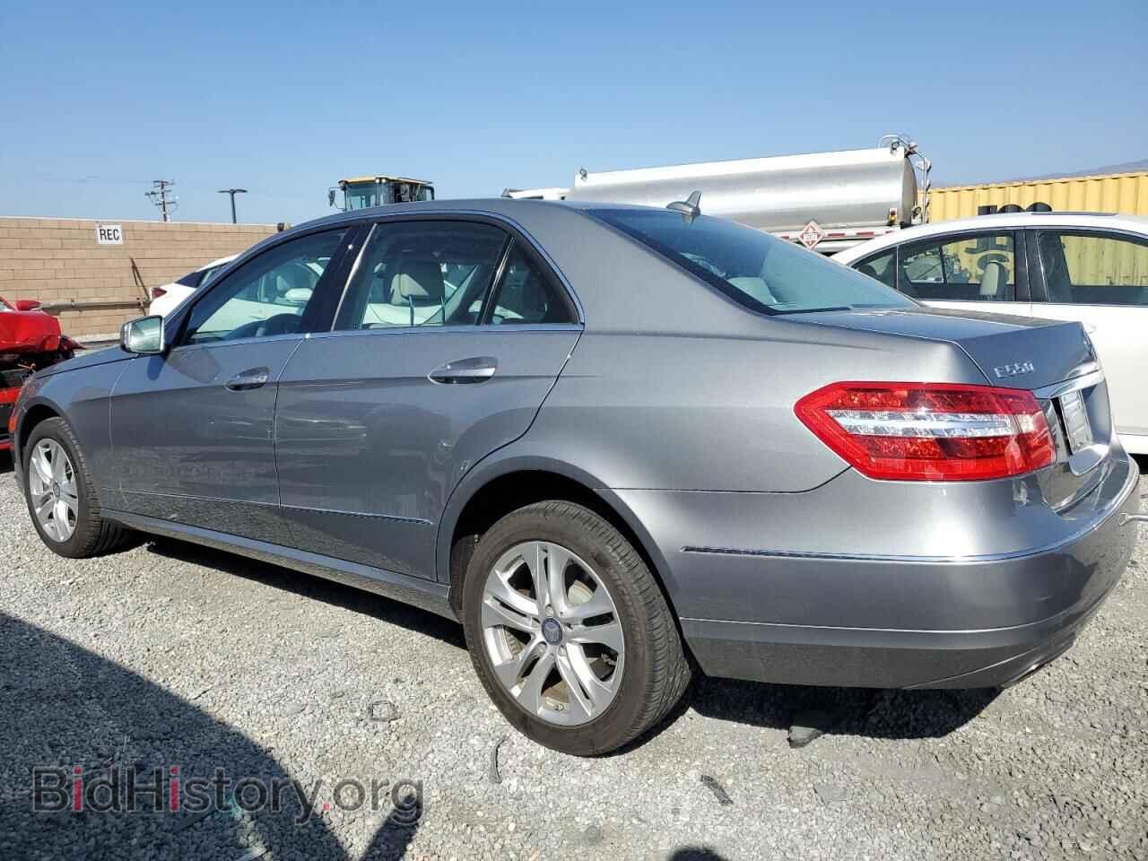 2011 MERCEDES-BENZ E-CLASS - VIN: WDDHF7CB2BA420112 - Photo 2
