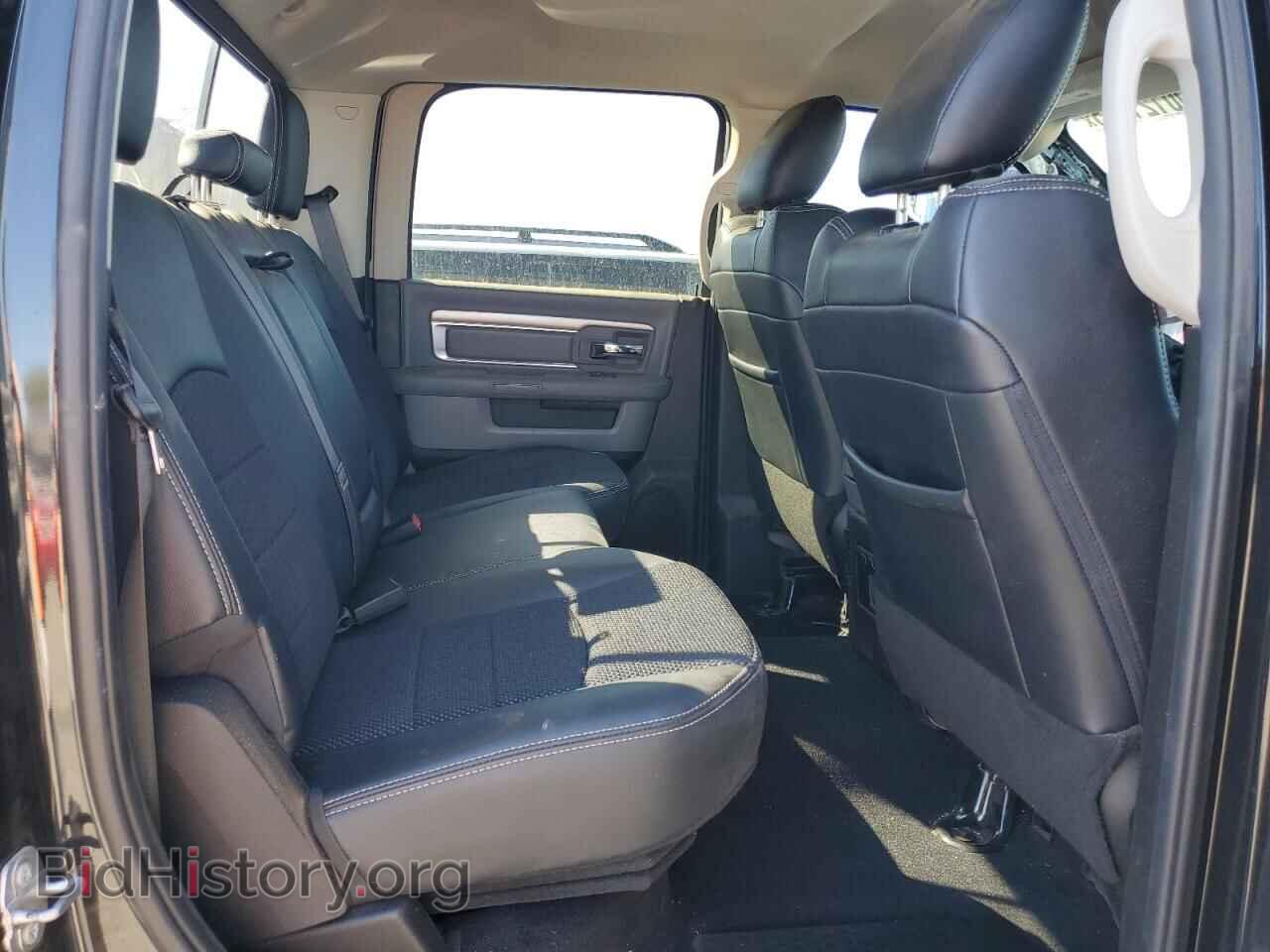 2018 RAM All Models - VIN: 3C6UR5JL0JG370396 - Photo 10