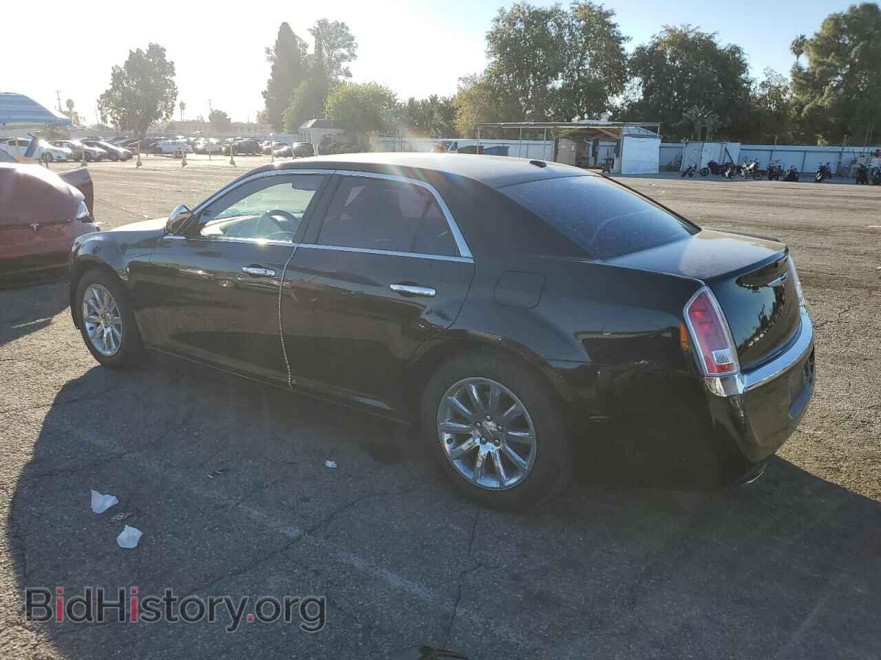 2013 CHRYSLER 300 - VIN: 2C3CCAET3DH568858 - Фото 2