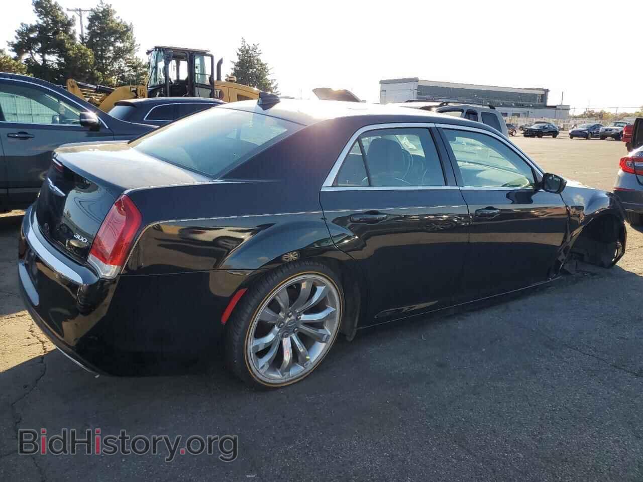 2017 CHRYSLER 300 - VIN: 2C3CCAAG7HH593812 - Фото 3