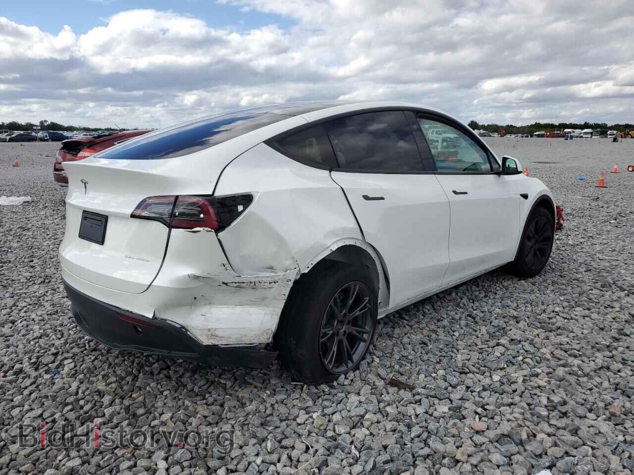 2024 TESLA MODEL Y - VIN: 7SAYGAEE0RF206185 - Фото 3