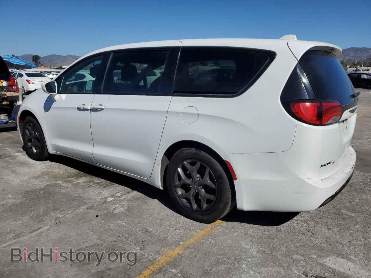 2018 CHRYSLER PACIFICA - VIN: 2C4RC1FG9JR287225 - Photo 2