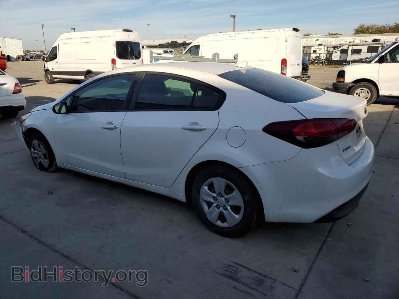 2017 KIA FORTE - VIN: 3KPFL4A78HE123018 - Фото 2
