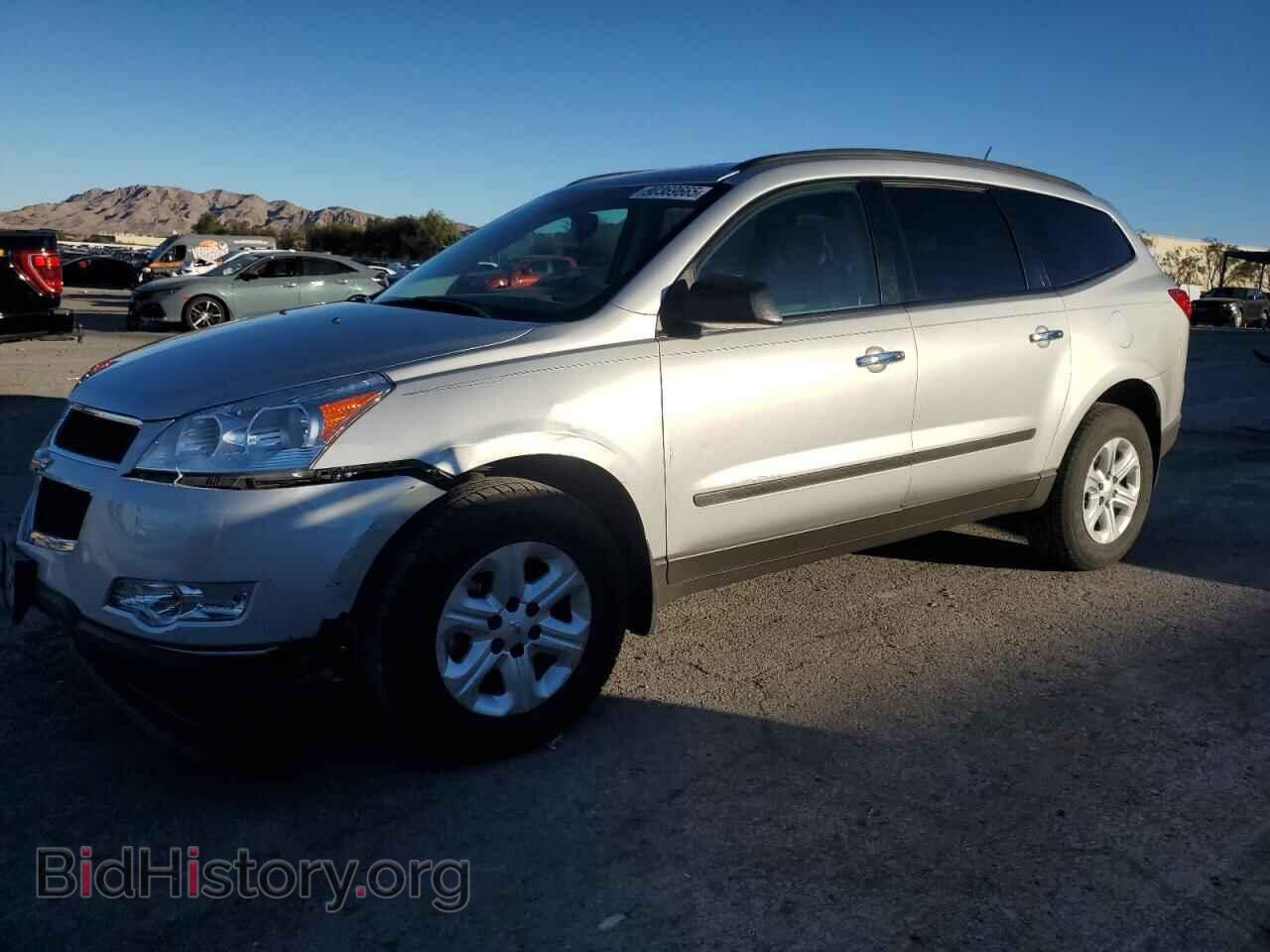Фотография 1GNKRFED8CJ377310 - CHEVROLET TRAVERSE 2012