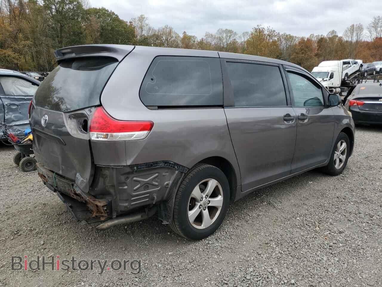 2012 TOYOTA SIENNA - VIN: 5TDKA3DC2CS013510 - Фото 3