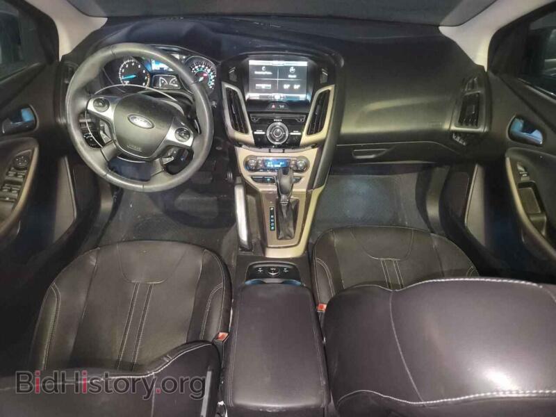 2012 Ford FOCUS (VIN 1FAHP3M28CL181143) — фото 8 из 12