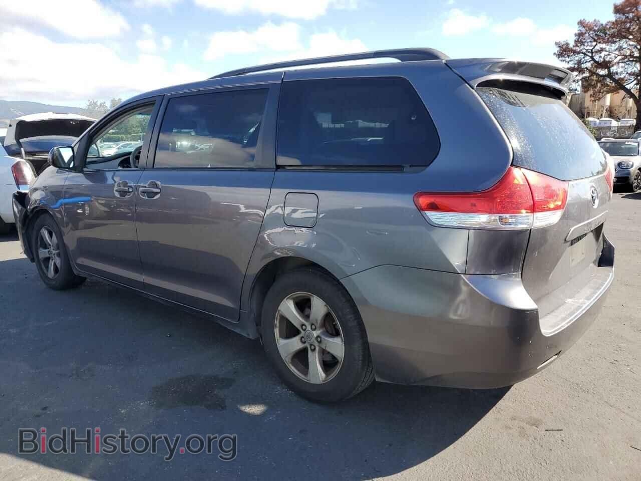 2011 TOYOTA All Models - VIN: 5TDKK3DC2BS137854 - Фото 2