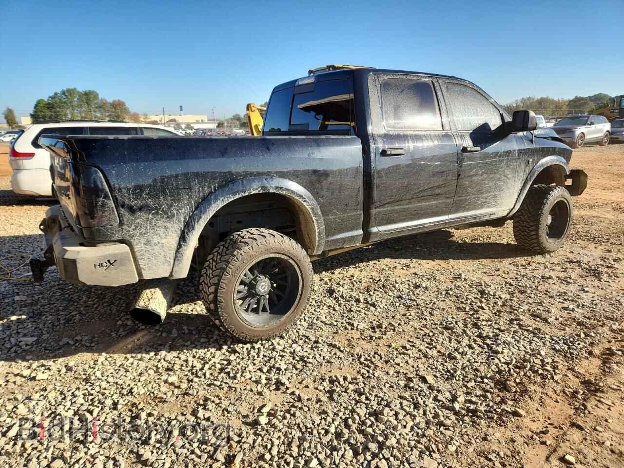 2014 RAM All Models - VIN: 3C6UR5DL8EG175504 - Photo 3