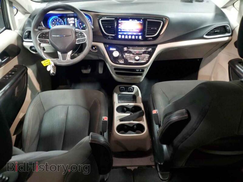 2017 Chrysler PACIFICA (VIN 2C4RC1DG0HR723537) — photo 8 of 16