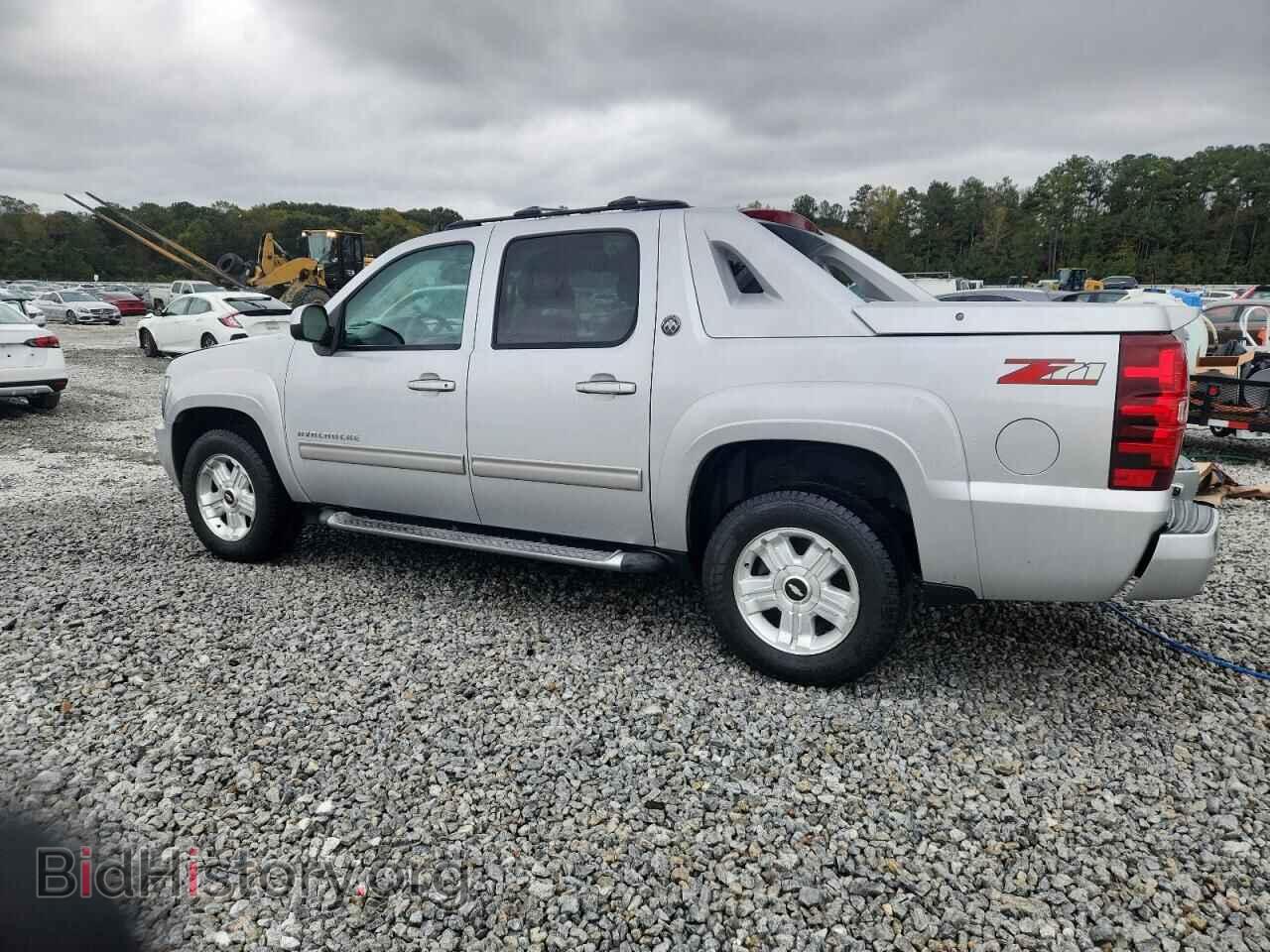 2013 CHEVROLET AVALANCHE - VIN: 3GNMCFE02DG208586 - Фото 2