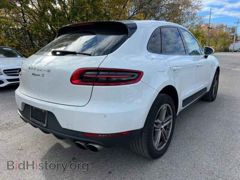 2016 Porsche MACAN (VIN WP1AB2A53GLB42337) — photo 4 of 12