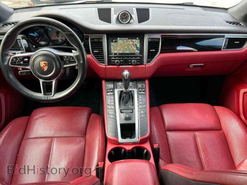 2016 Porsche MACAN (VIN WP1AB2A53GLB42337) — photo 9 of 12