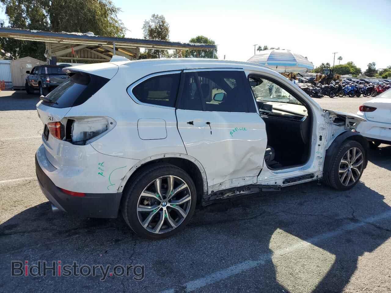 2017 BMW X1 - VIN: WBXHT3C3XH5F83716 - Фото 3