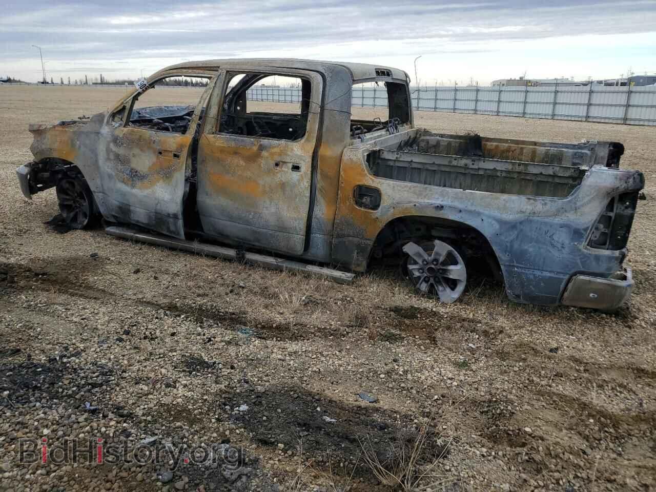 2021 RAM 1500 - VIN: 1C6SRFJT9MN528565 - Фото 2