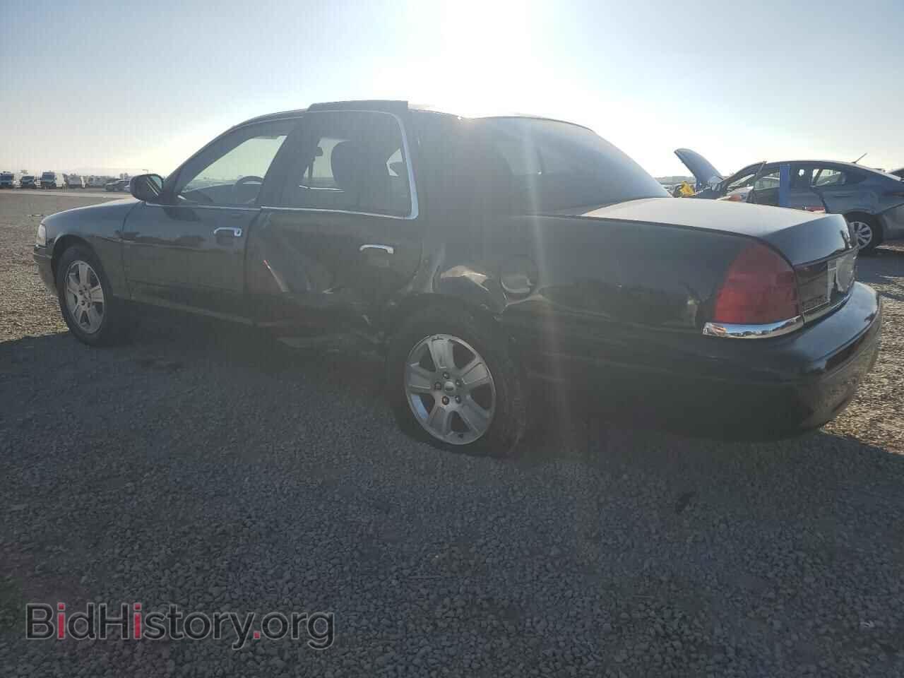2011 FORD CROWN VIC - VIN: 2FABP7EV8BX143905 - Фото 2