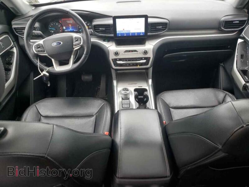 2021 Ford EXPLORER (VIN 1FMSK8DH6MGA26676) — photo 8 of 14