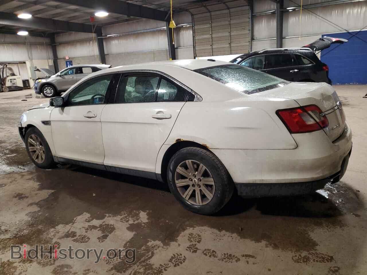 2011 FORD TAURUS - VIN: 1FAHP2DW6BG165673 - Фото 2