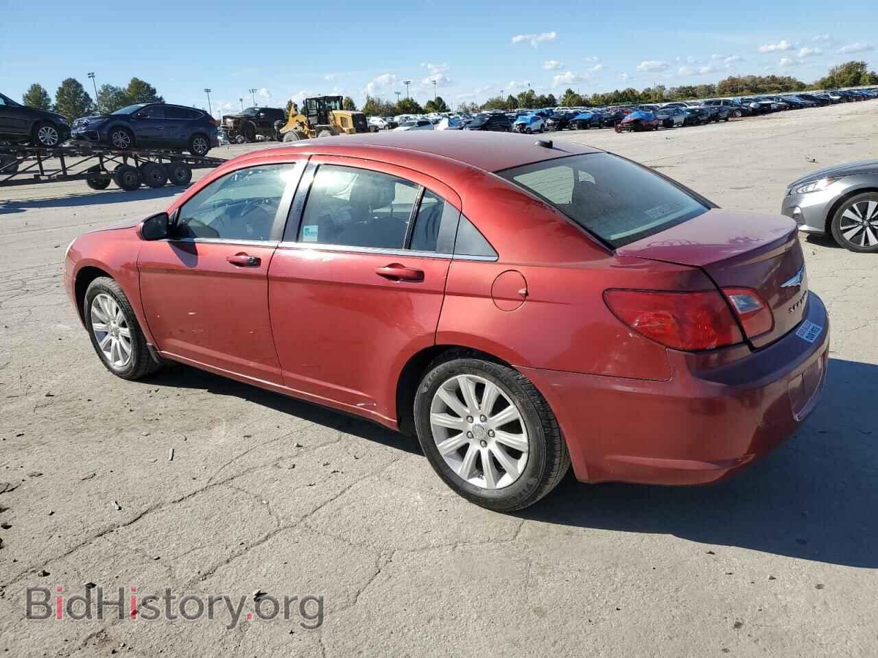 2010 CHRYSLER SEBRING - VIN: 1C3CC5FB8AN231005 - Фото 2