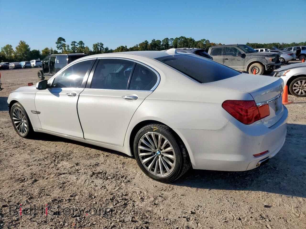 2012 BMW 7 SERIES - VIN: WBAKA4C50CC613885 - Фото 2