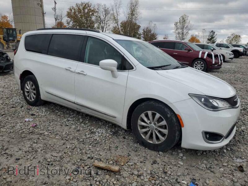 2017 Chrysler PACIFICA (VIN 2C4RC1BG6HR511129) — photo 4 of 15