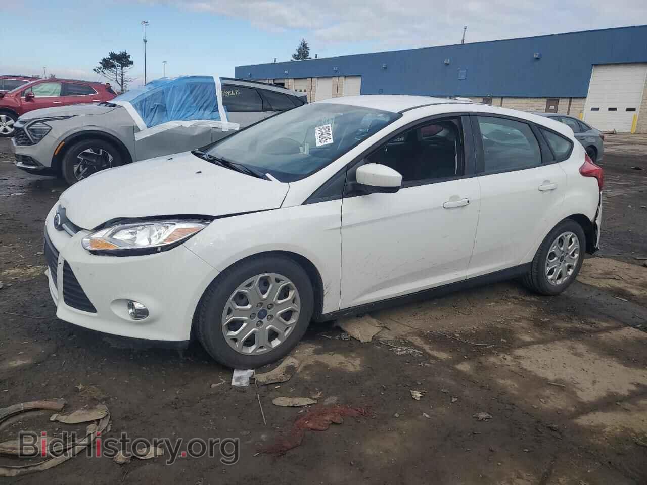 Photo 1FAHP3K23CL381138 - FORD FOCUS 2012