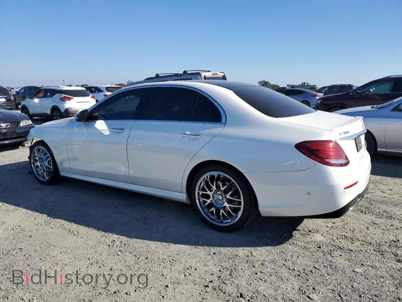 2018 MERCEDES-BENZ E-CLASS - VIN: WDDZF4JB4JA389465 - Фото 2