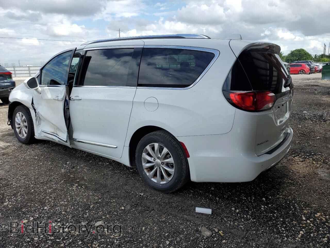 2018 CHRYSLER PACIFICA - VIN: 2C4RC1BG0JR142807 - Фото 2