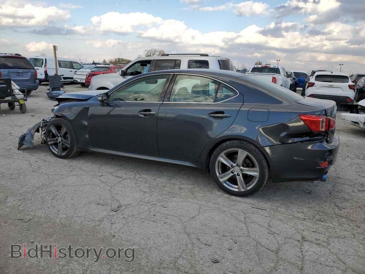 2011 LEXUS IS - VIN: JTHBF5C21B5155033 - Photo 2