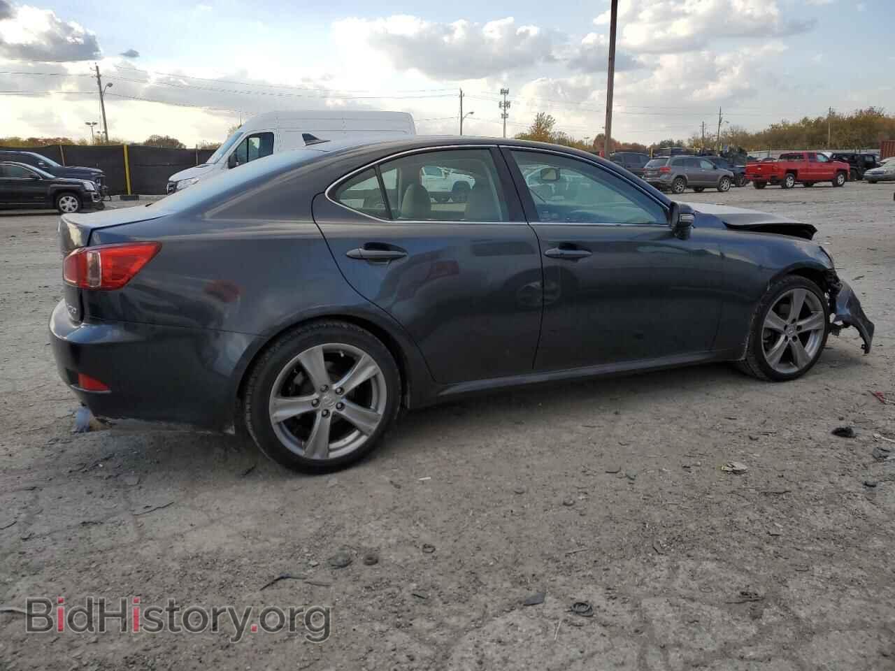 2011 LEXUS IS - VIN: JTHBF5C21B5155033 - Photo 3