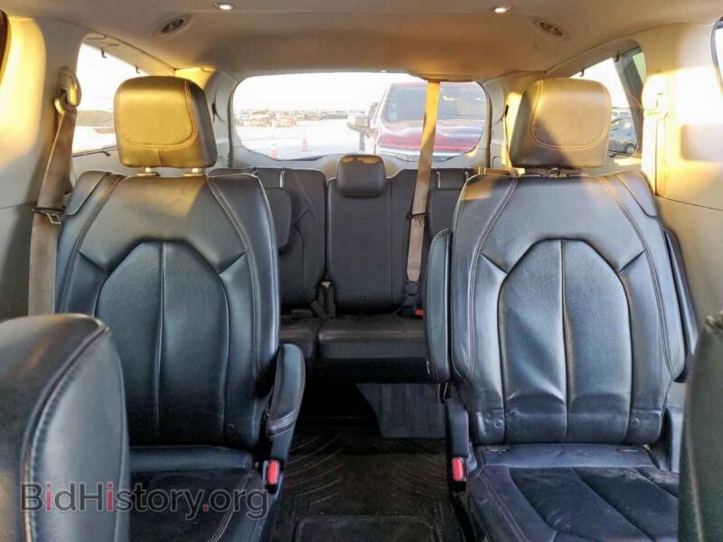 2017 Chrysler PACIFICA (VIN 2C4RC1EG1HR531381) — photo 10 of 14
