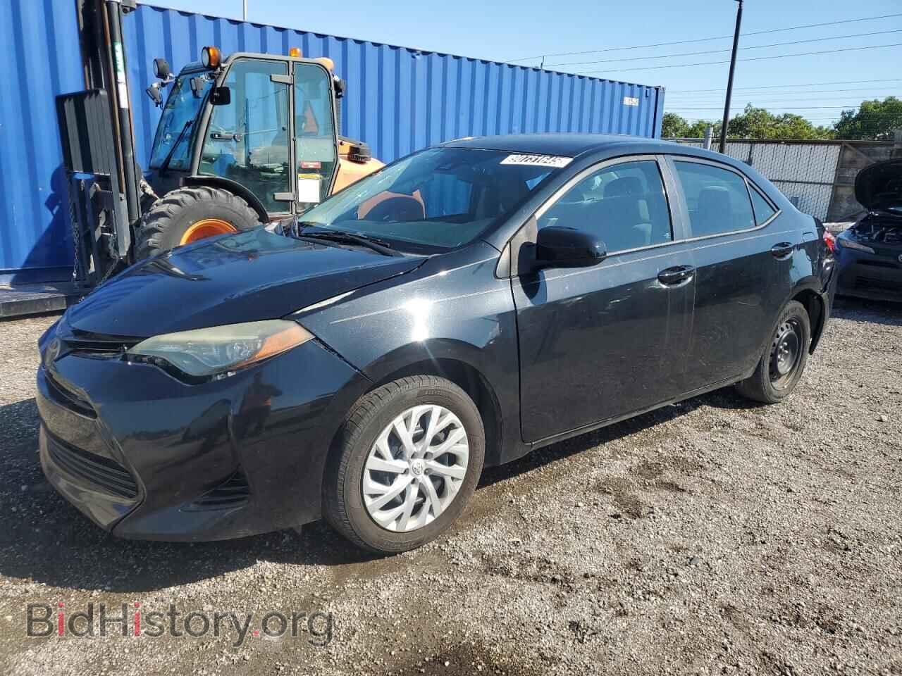 Photo 5YFBURHE3HP727023 - TOYOTA COROLLA 2017