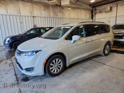 2017 Chrysler PACIFICA Touring L, кремовый — VIN 2C4RC1BG4HR635514, Copart