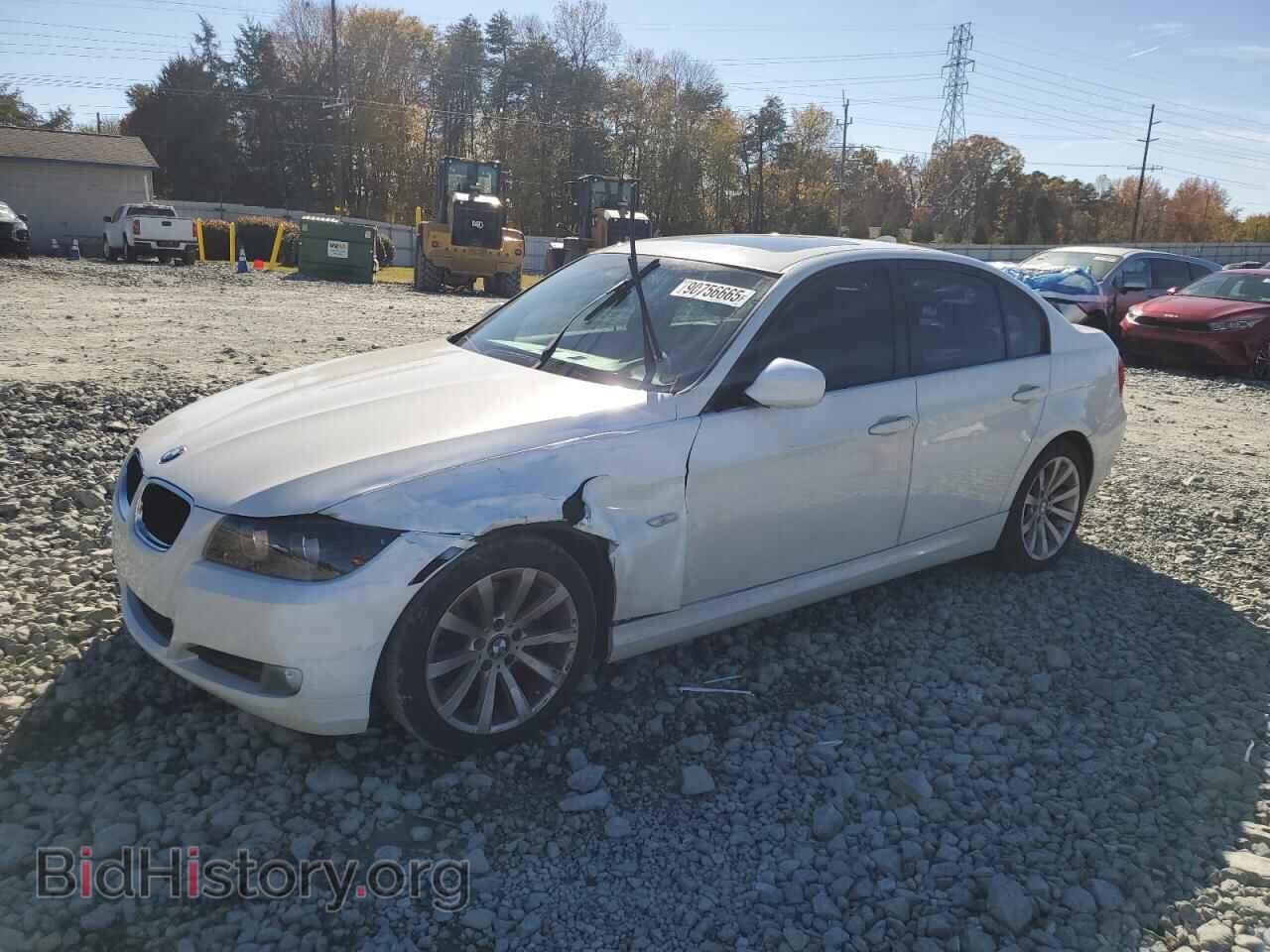 Фотография WBAPH7C53BE679658 - BMW 3 SERIES 2011