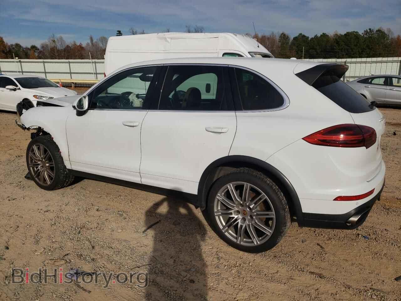 2016 PORSCHE CAYENNE - VIN: WP1AA2A24GLA09207 - Photo 2