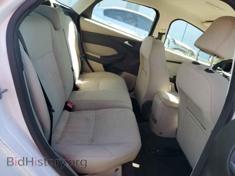 2016 Ford FOCUS (VIN 1FADP3K28GL356465) — фото 10 из 14