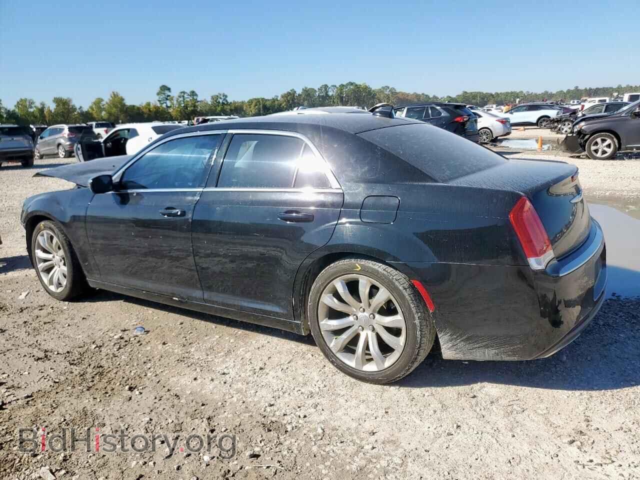 2019 CHRYSLER 300 - VIN: 2C3CCAAG5KH501104 - Фото 2
