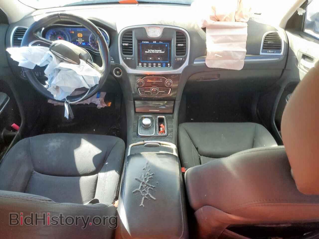 2019 CHRYSLER 300 - VIN: 2C3CCAAG5KH501104 - Фото 8