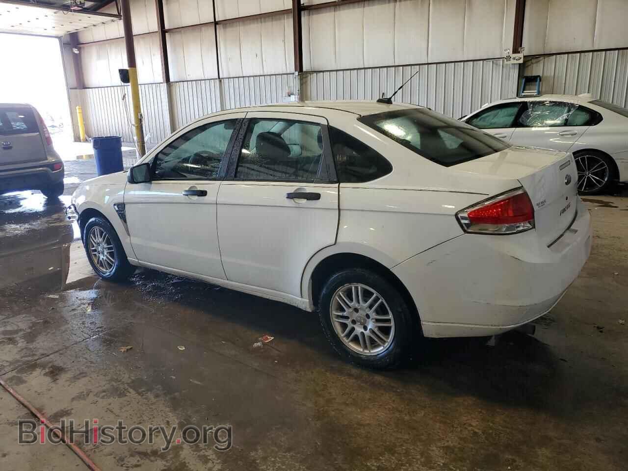 2008 FORD FOCUS - VIN: 1FAHP35N88W121376 - Фото 2