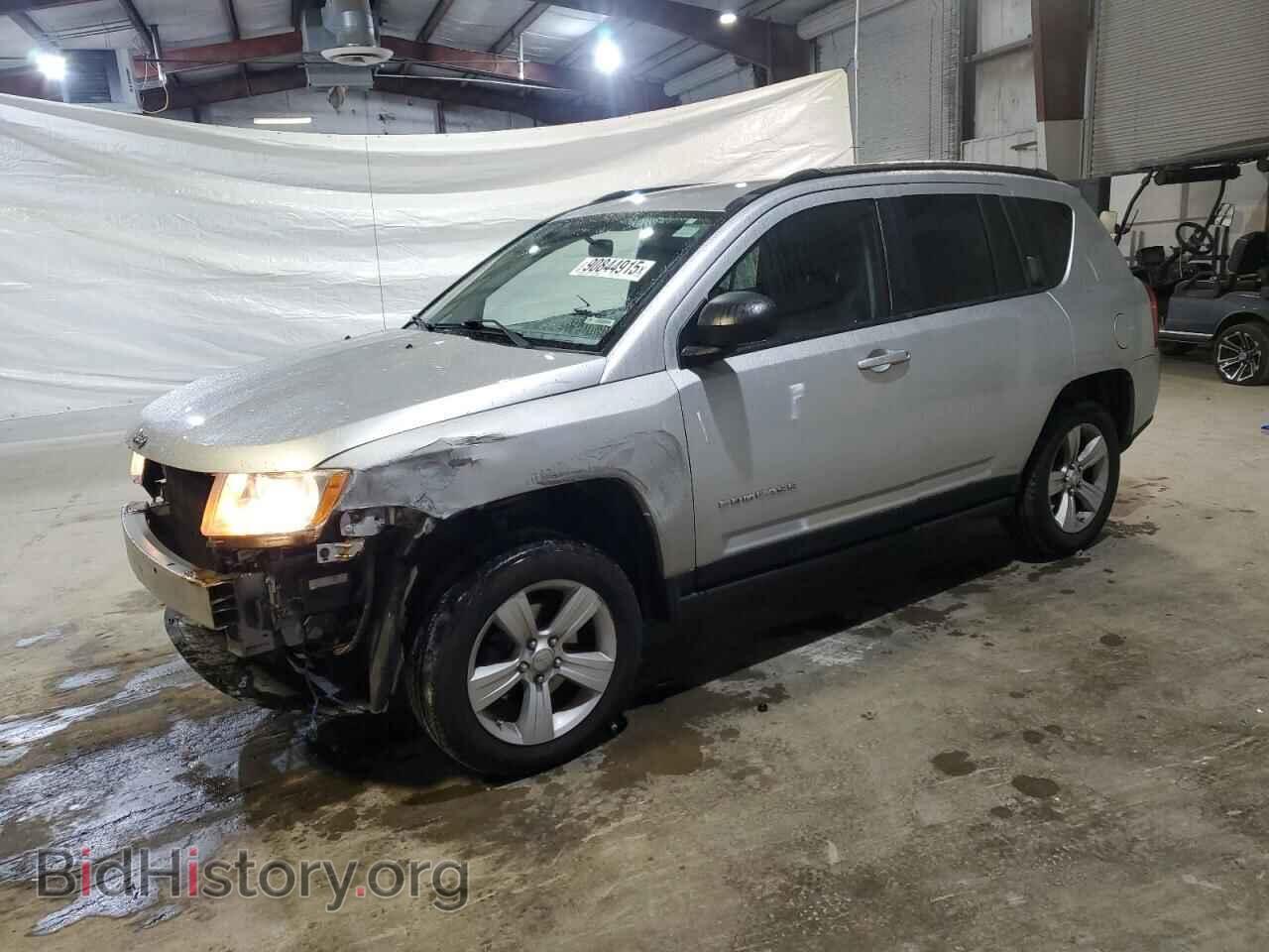 Photo 1J4NF1FB6BD281925 - JEEP COMPASS 2011