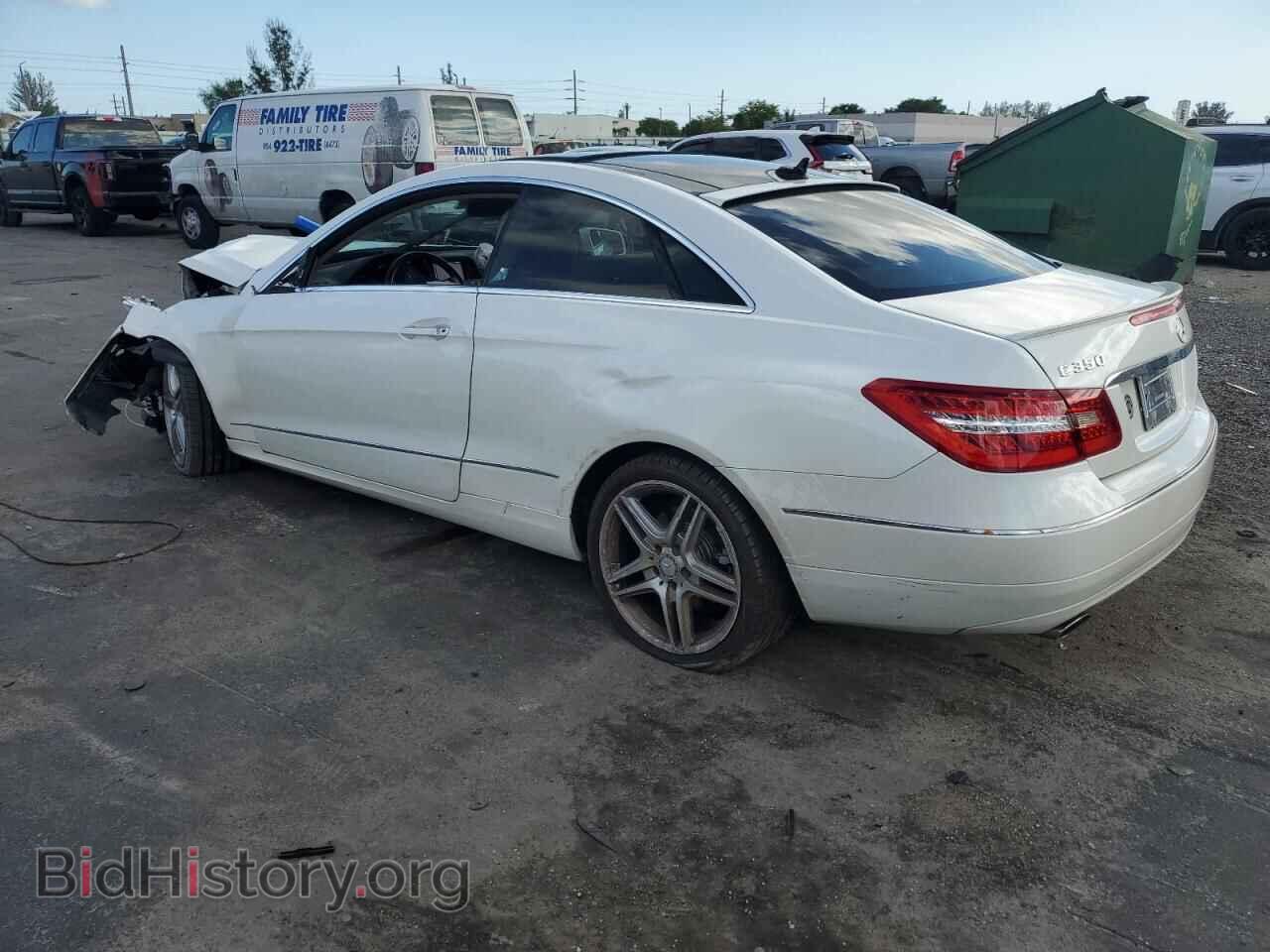 2011 MERCEDES-BENZ E-CLASS - VIN: WDDKJ5GB9BF068765 - Photo 2