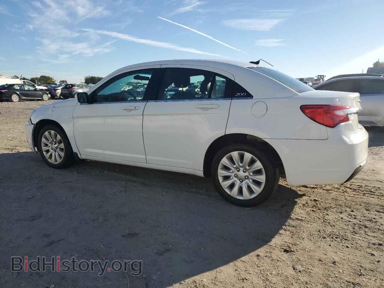 2014 CHRYSLER 200 - VIN: 1C3CCBAB2EN213935 - Photo 2